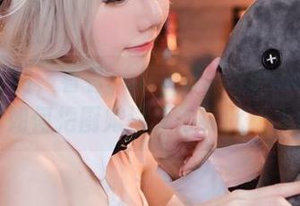 下载美图，看看sally dorasnow多啦雪如何把厨娘演绎得如此动人！
